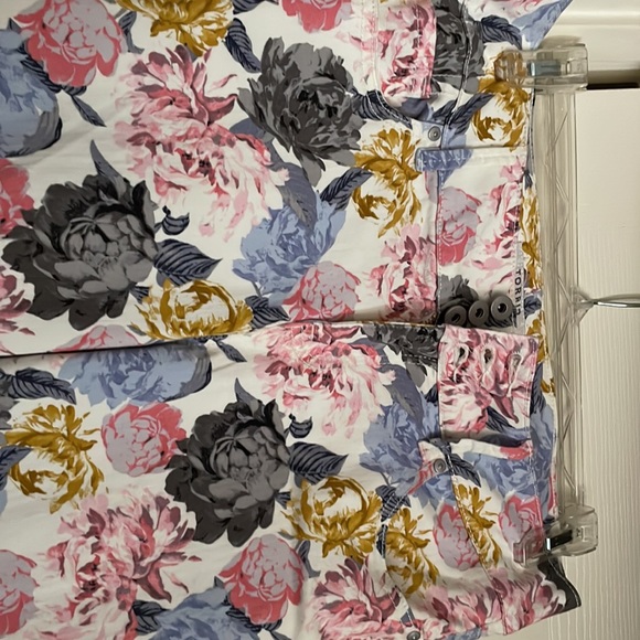 NWT torrid flower jean jeggings 14Short - Picture 6 of 10